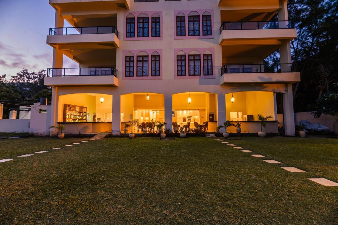 Cocoa Boutique Hotel - Your Kenyan Beachfront Bliss Mombassa Buitenkant foto
